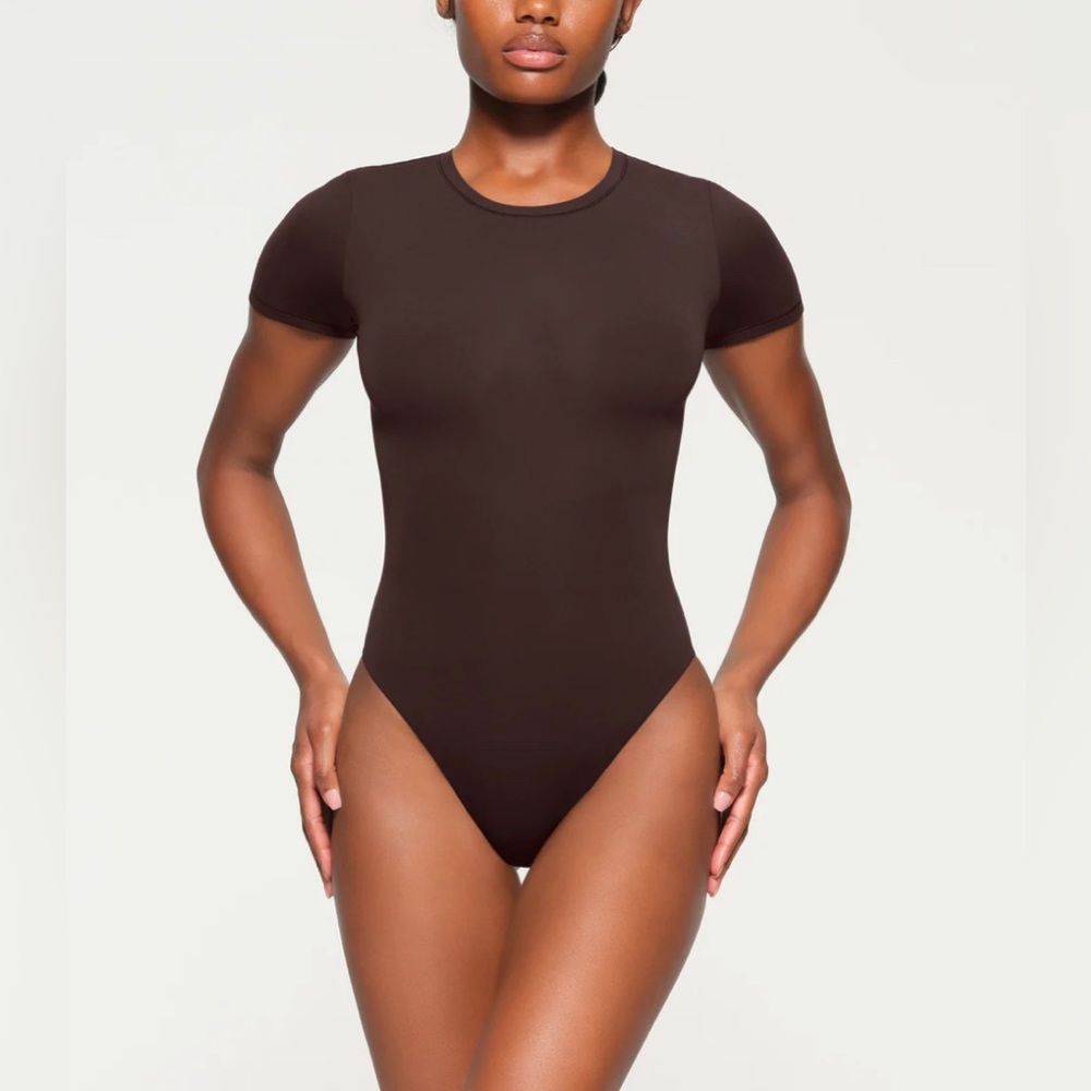NWT SKIMS Fits Everybody T-Shirt Bodysuit